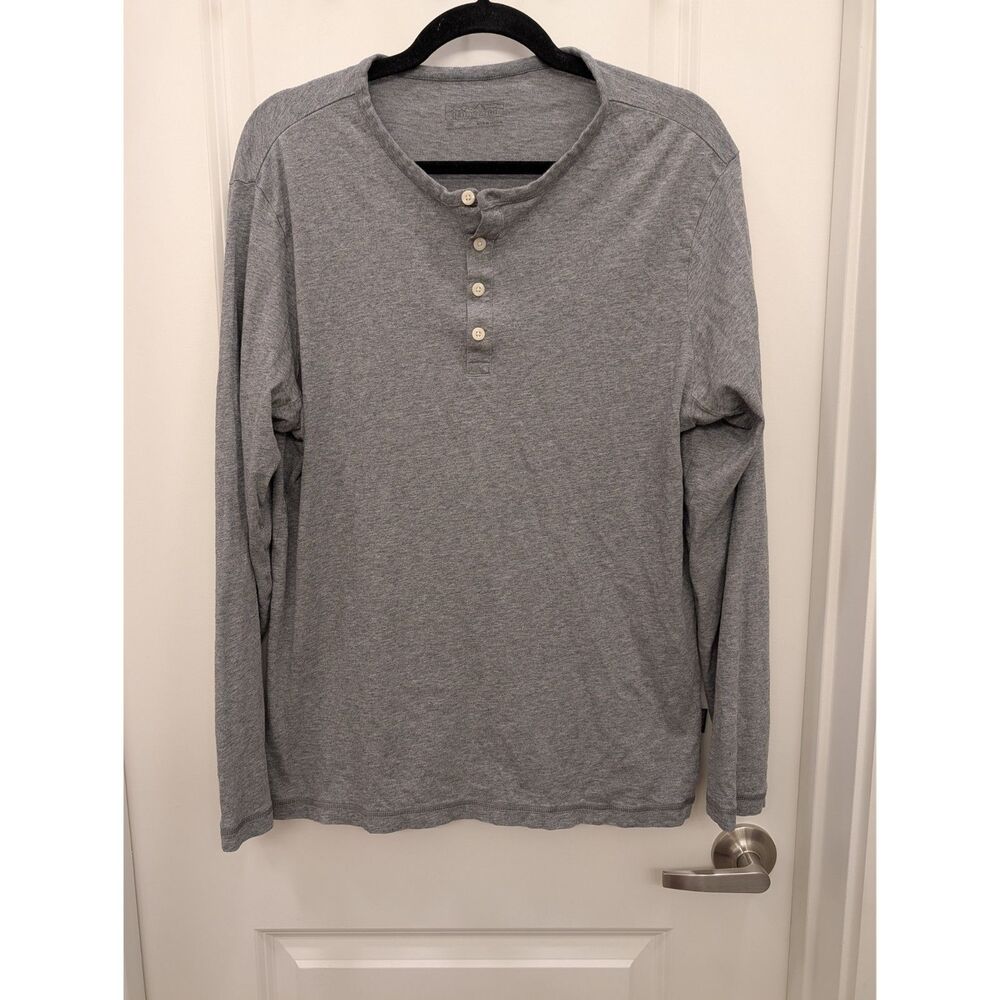Patagonia Men's Gray Long Sleeve Henley Shirt Size Medium